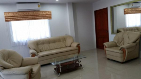 Отель Sea View Apartments  Паттайя